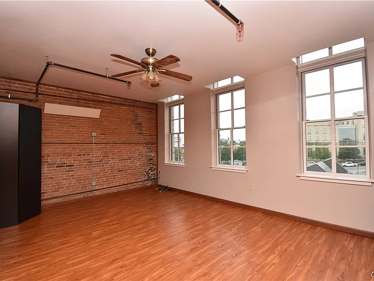 150 Court St #3 — Photo 2