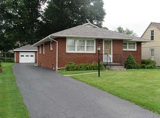 100 Cohassett Dr, Hermitage, PA 16148