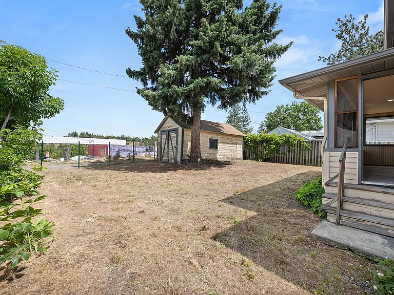 2624 W 8th Ave — Photo 37