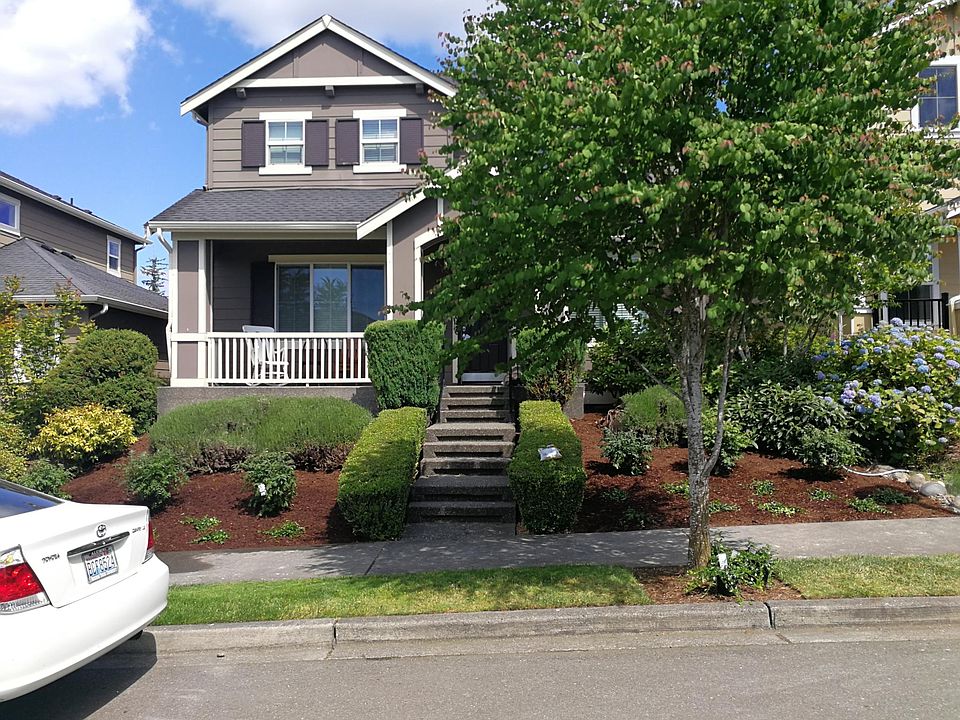 1st image of 1944 24th Ave NE