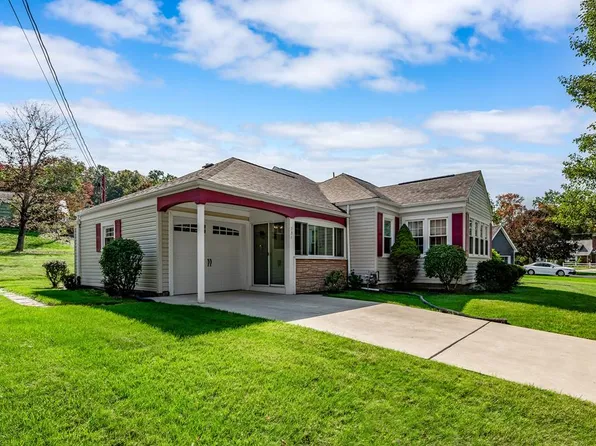 531 Bouquin Cir, Oil City, PA 16301