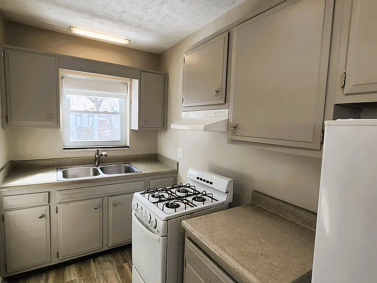 1429 Hepburn Ave #6 — Photo 7