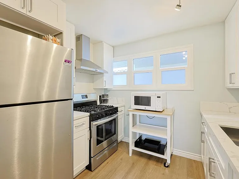 207 C Ave — Photo 20