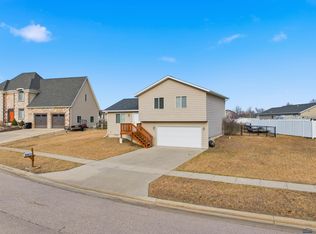 916 Kathryn Ave, Rapid City, SD 57701