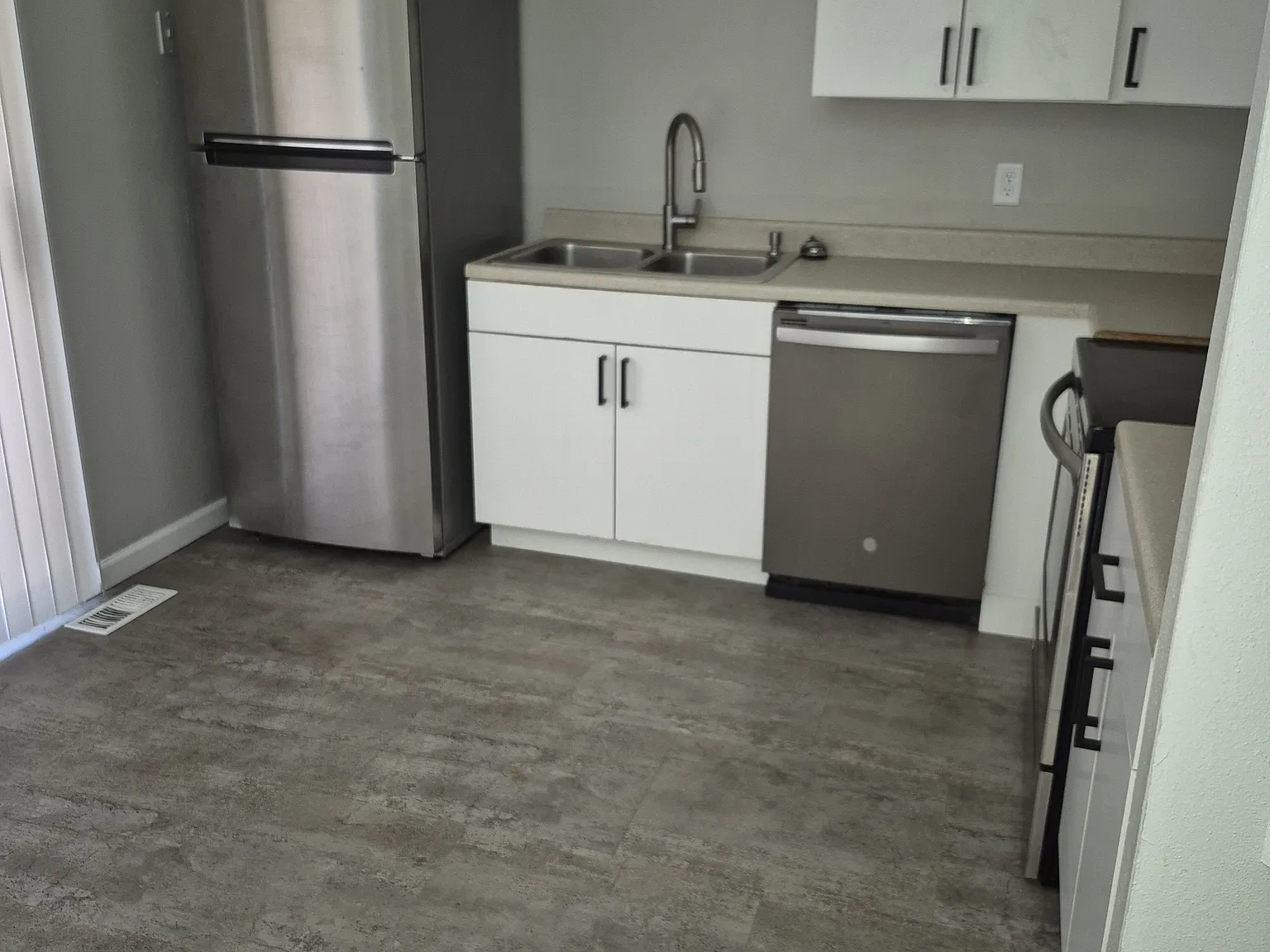 3 bed, 1800 sqft, $2,450 — Photo 3