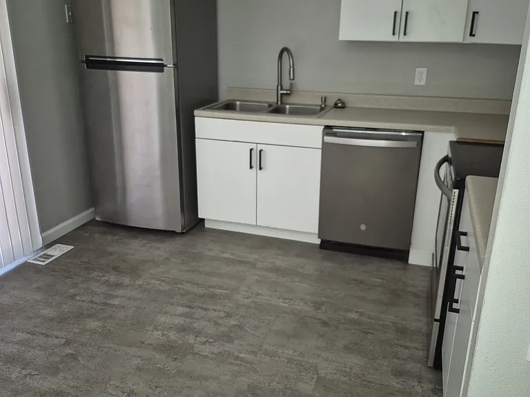 61 Lima St — Photo 3