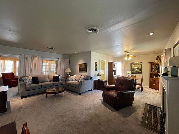 4th image of 220 Sherwood Dr