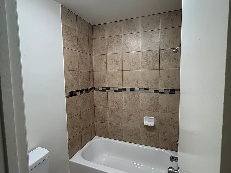 Woodman Villas — Photo 2
