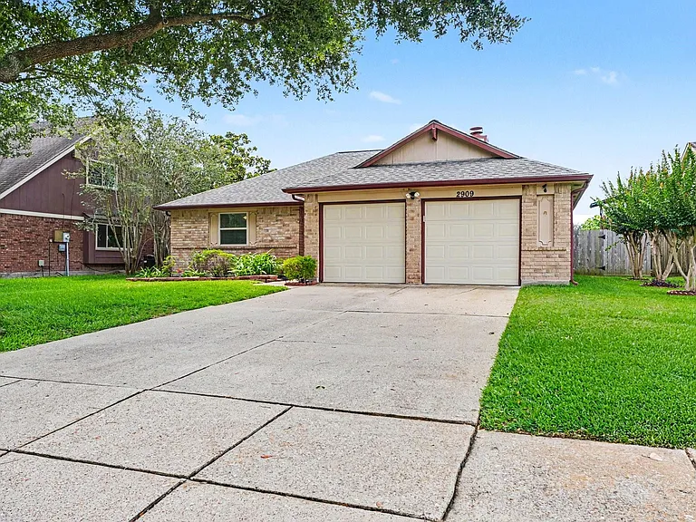 2909 Forest Hills Dr — Photo 28