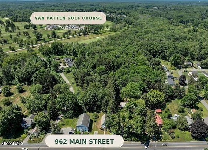 4th image of 962 Main Street