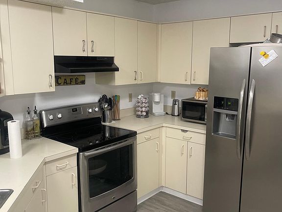 2nd image of 980 Constitution Dr APT L