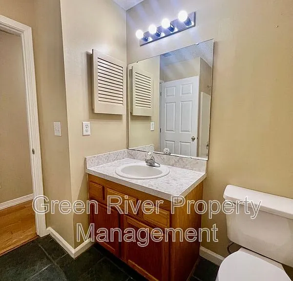 13140 Staffordshire Dr S — Photo 24