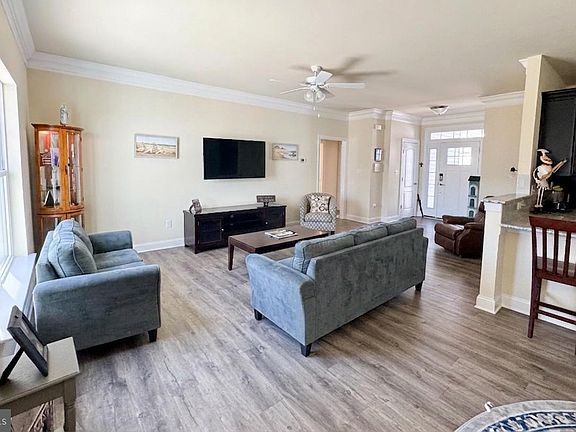 2nd image of 29078 Baylis Ave