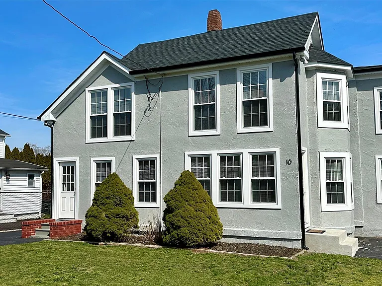 10 Dale Dr #1 — Photo 1