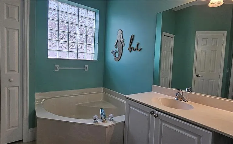 520 Crossfield Cir — Photo 16