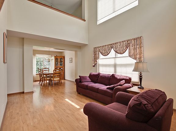4th image of 1082 Blackburn Dr