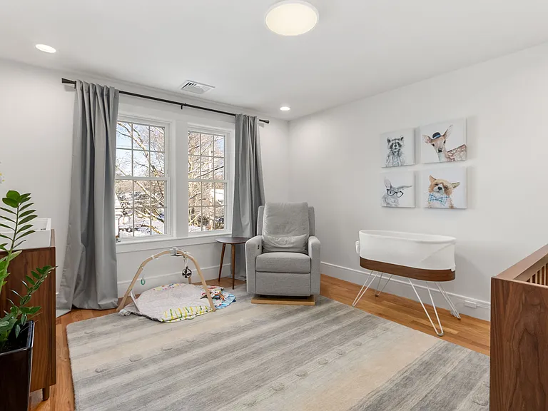 148 Lexington St — Photo 20