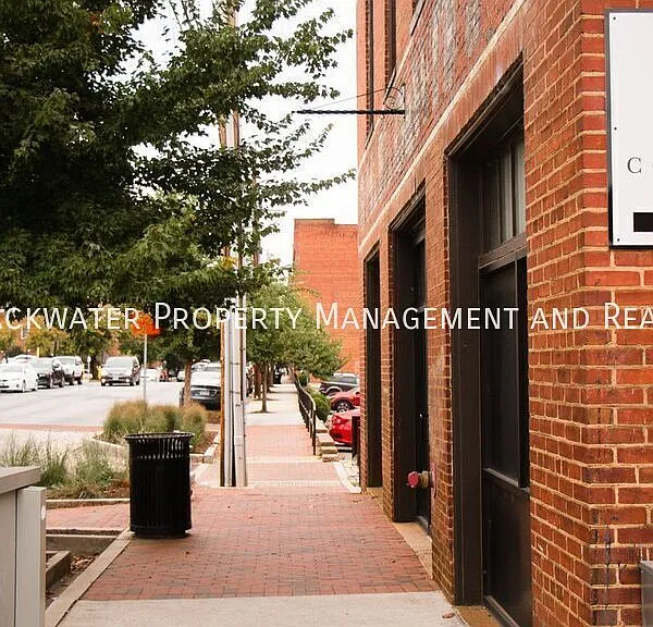 1208 Commerce St #301 — Photo 4