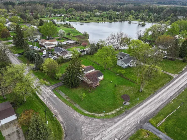 1141 W Cook Rd, Grand Blanc, MI 48439