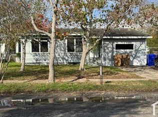 1025 Whitaker Dr, Corpus Christi, TX 78412