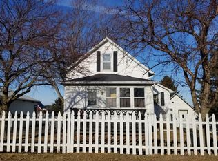 37320 Oriole Ave, Lindstrom, MN 55045