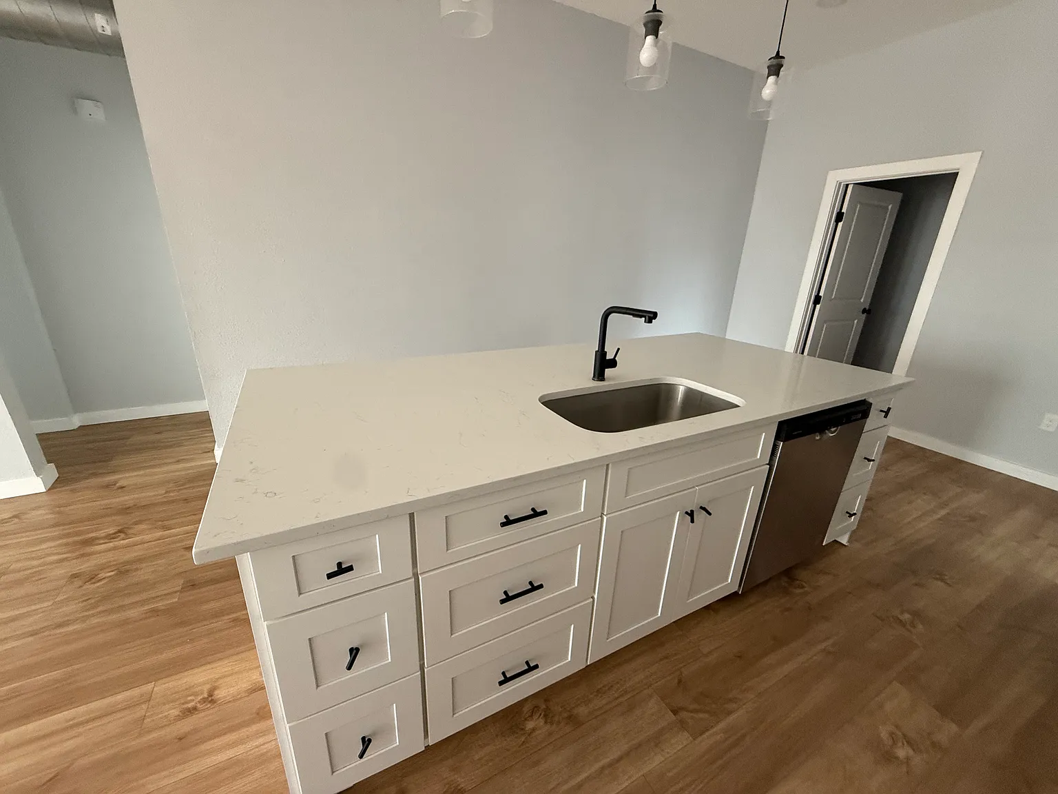 Newly remodeled 3 bed/2 bath home — Photo 4