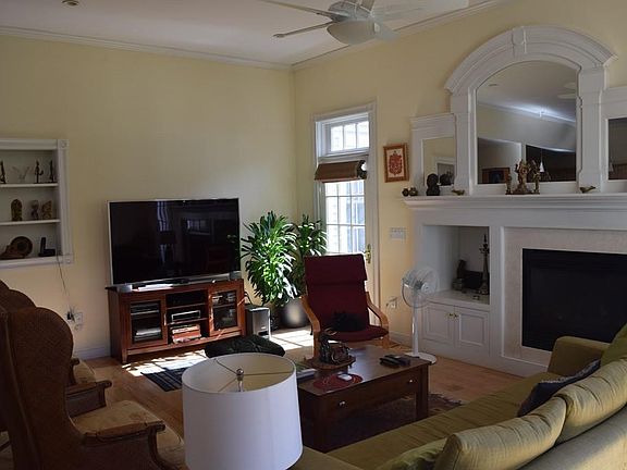 3rd image of 206 Marina Dr #206