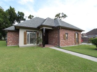18 Carrington Cir, Houma, LA 70364