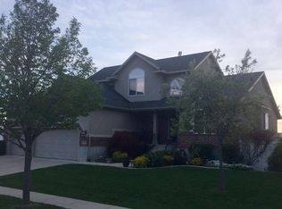 104 S Florentine Ln, Centerville, UT 84014