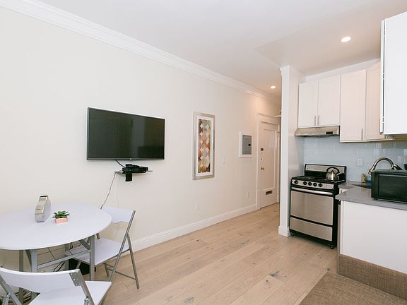 2nd image of 755 Bush St #100