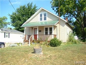 3rd image of 605 Pear Ave