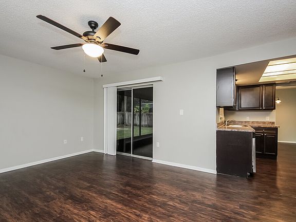 4th image of 1605 Colony Ave