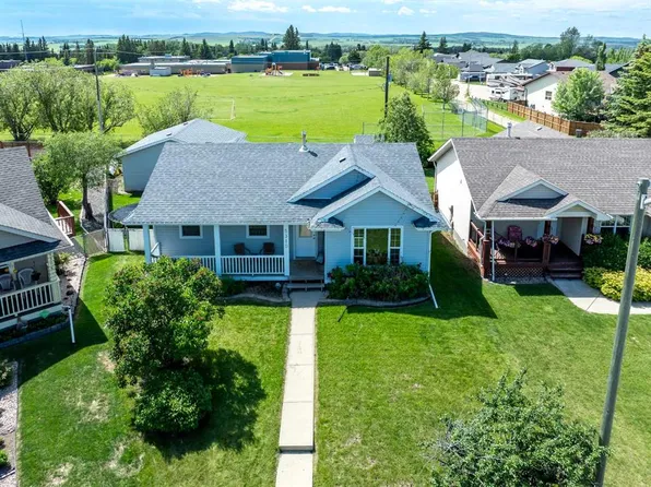 5310 47a Street Clos, Bentley, AB T0C 0J0