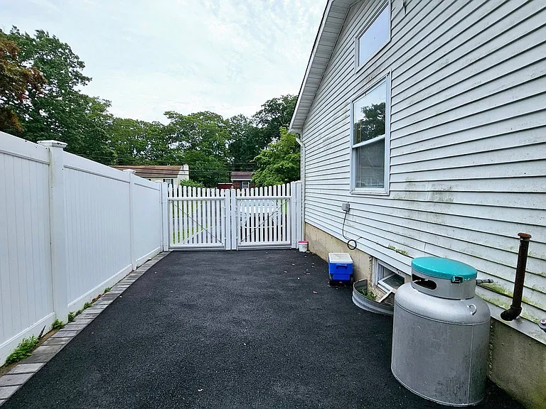 12 Nord Park Blvd — Photo 17