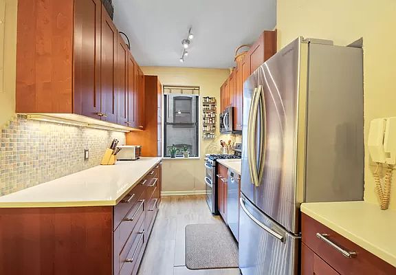 2nd image of 854 W 181st St APT 4G