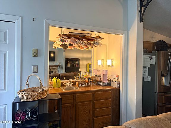 4th image of 103 Pom Pom Ct