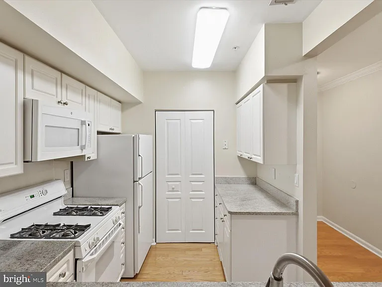 12913 Alton Sq #107 — Photo 5