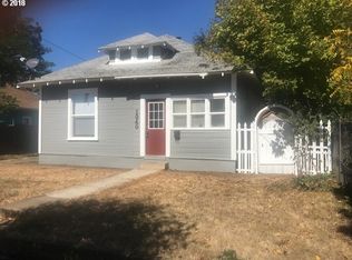 1040 Adams Ave, Cottage Grove, OR 97424