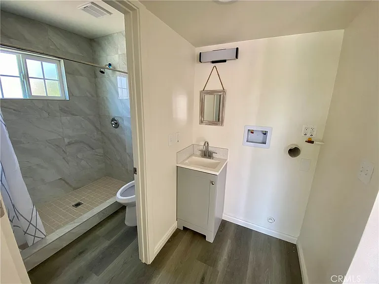 4924 Stewart Ave — Photo 6