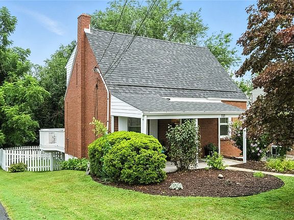 2nd image of 727 Newport Dr