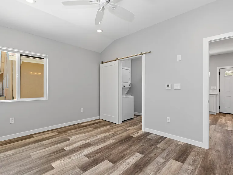 831 E Hoover Ave — Photo 47
