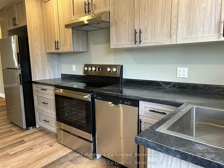 187 Balaklava St #1 — Photo 5