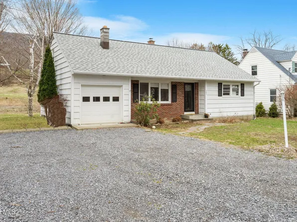 303 New Salem South Road, Voorheesville, NY 12186
