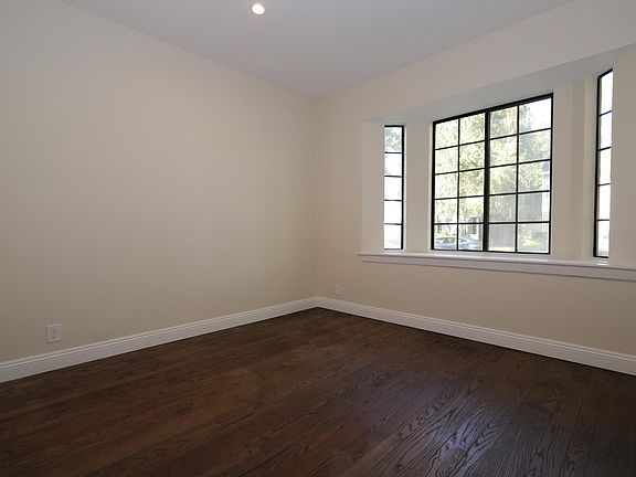 5th image of 1420 Dana Ave