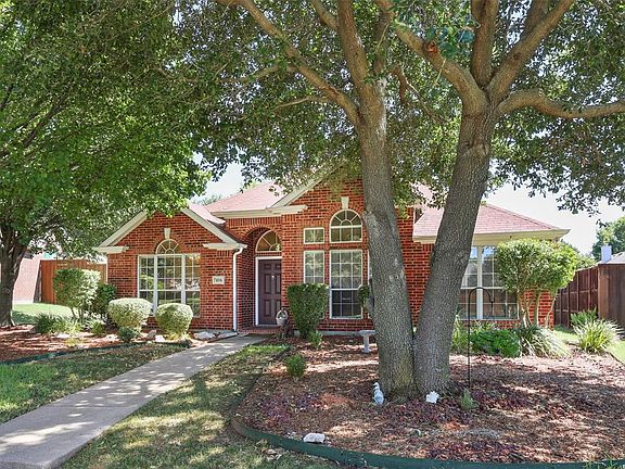 3rd image of 7104 Beechmont Ct