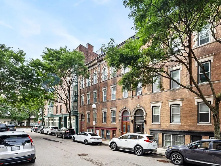 34 Cunard St #3 — Photo 19