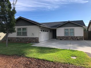 1809 Orchard Home Dr, Medford, OR