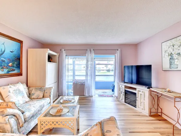 32 Abbey Lane #208, Delray Beach, FL 33446