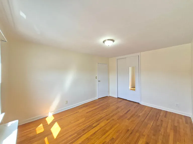 2152 Ford St — Photo 18