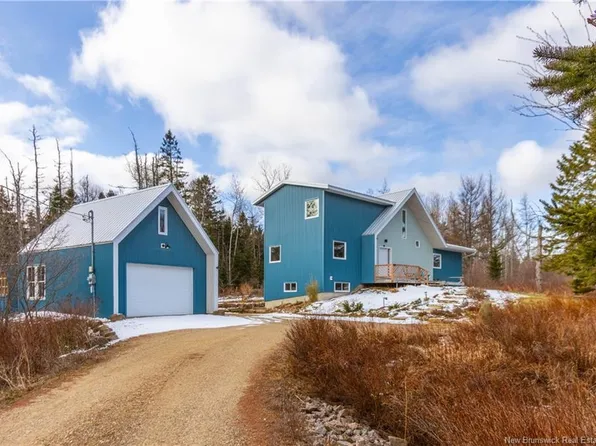 106 Charlotte St, Sackville, NB E4L 2Y7